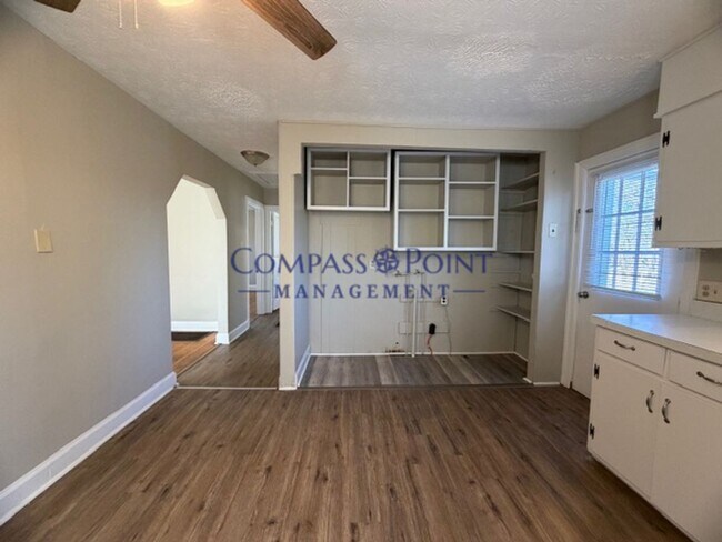 Building Photo - Come Settle Into Your New Home! FIRST MONTH RENT FREE!!!