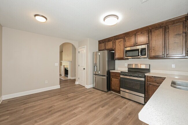 Building Photo - 1648 Deer Creek Ln