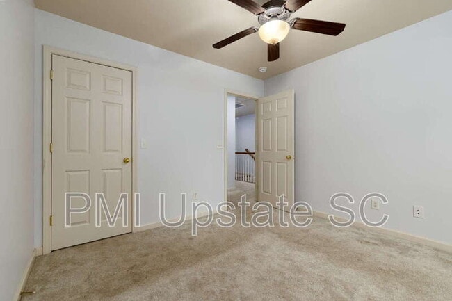 Building Photo - 1122 E Lee Rd
