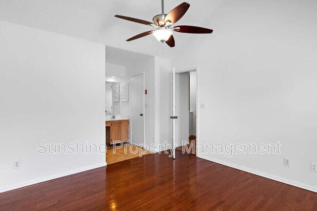 Building Photo - 4829 Shallowford Cir