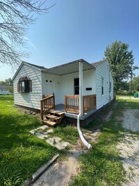 Building Photo - Updated 2BD/1BA