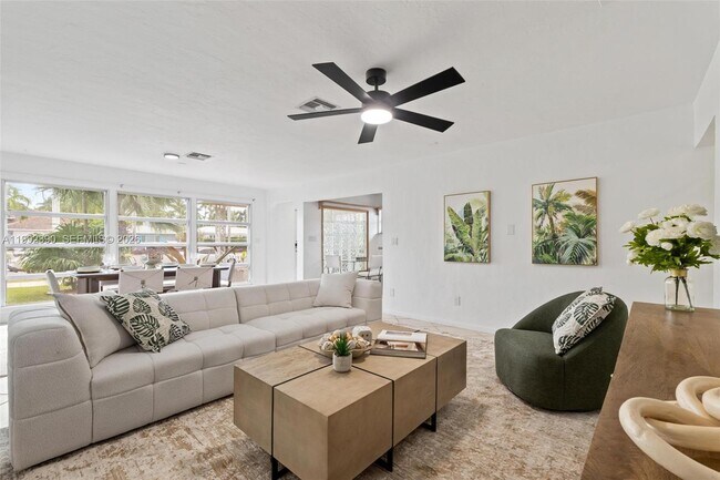 Building Photo - 1443 Hollywood Blvd