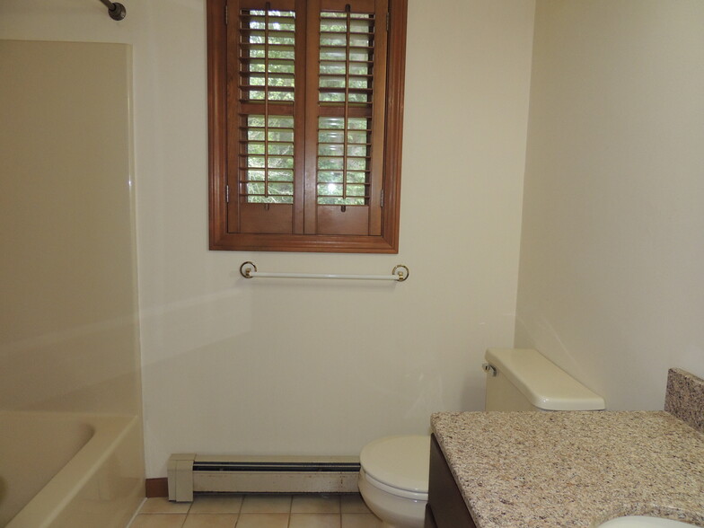 Primary Bath - 12 Cardinal Ln