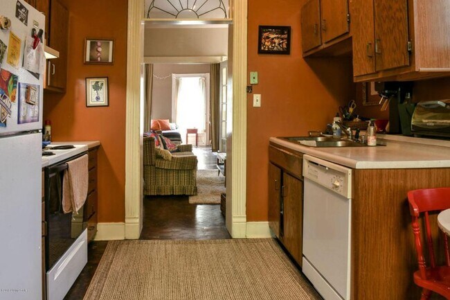 Building Photo - 1454