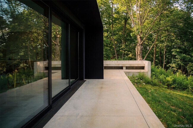 Building Photo - 279 Tompkins Rd