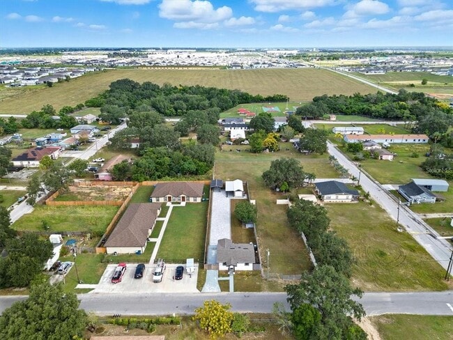 Building Photo - 414 Monroe Ln