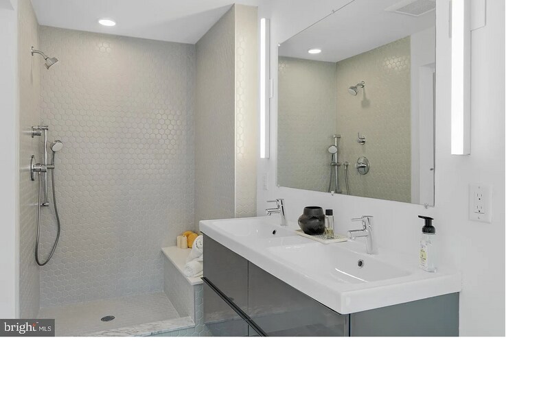 Building Photo - 1501 N 31st St