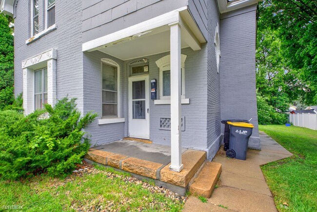 Building Photo - 3 br, 1 bath Triplex - 1104 N 5th St