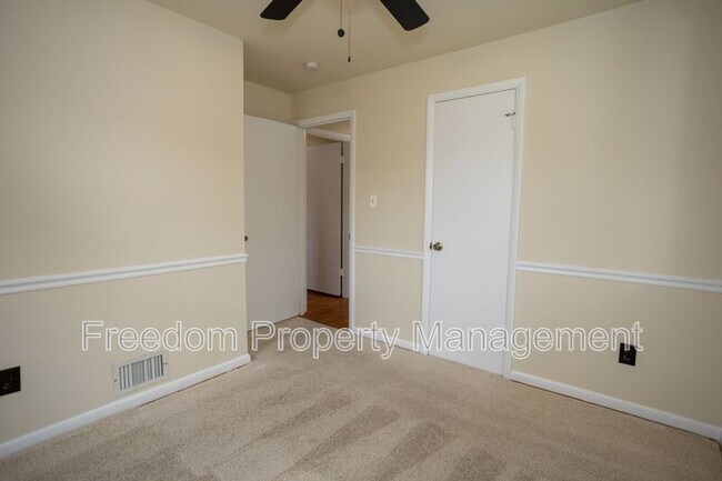 Building Photo - 5914 Ridge View Dr