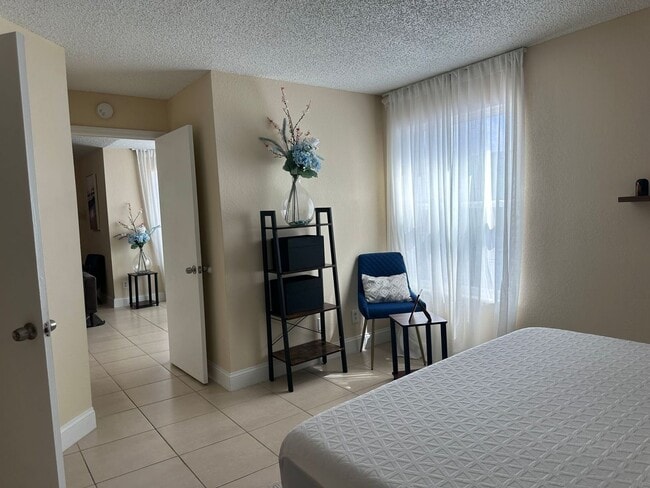 Building Photo - 2/2 Fully Furnished Condo in Orlando