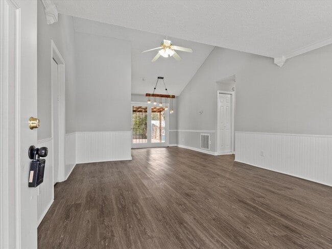 Building Photo - 2903 Deerfield Rd NW