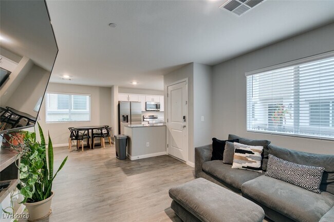 Building Photo - 12349 Golden Wreath Rd