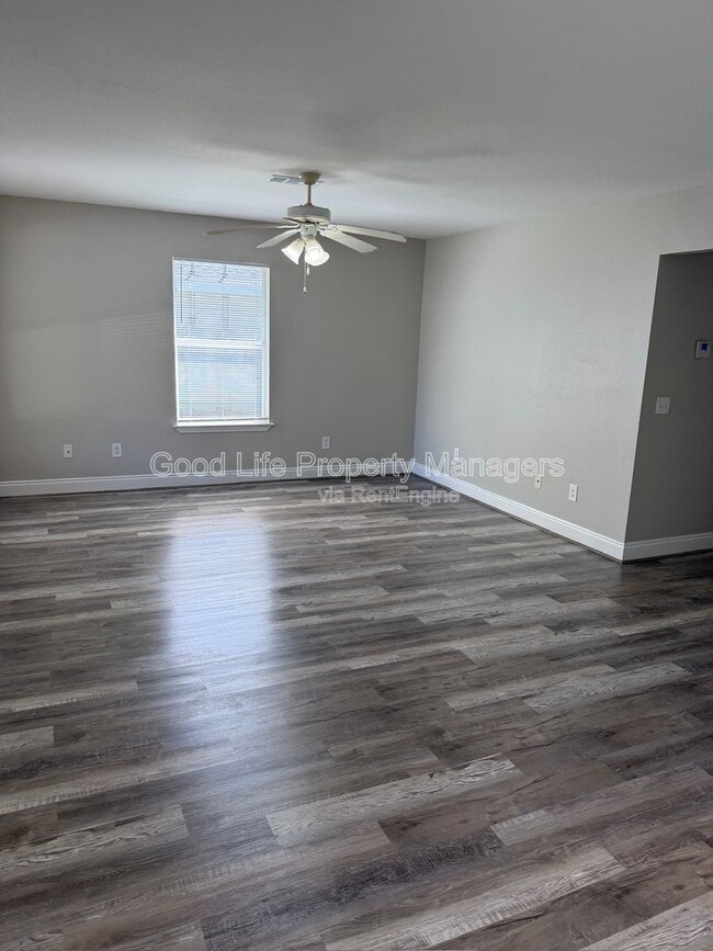 Building Photo - 8440 Chisholm Rd