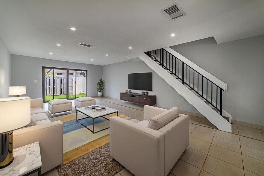 Building Photo - 2720 S Oakland Forest Dr