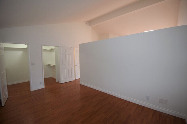 Building Photo - 12142-50