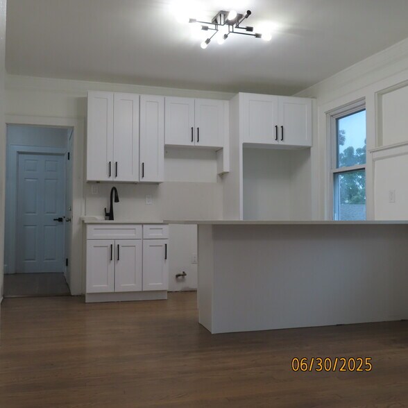 Primary Photo - 348 Boyden Ave