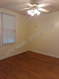 Building Photo - Updated Rosewood home!