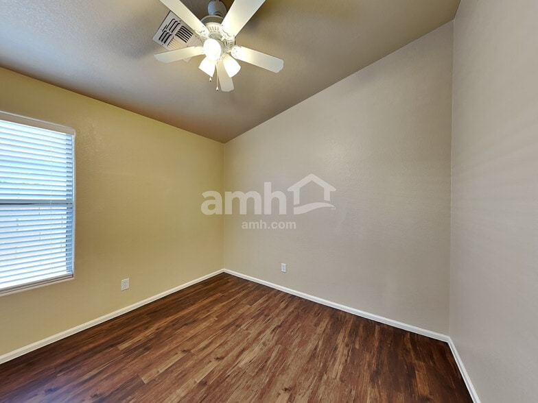 Building Photo - 16151 W Latham St