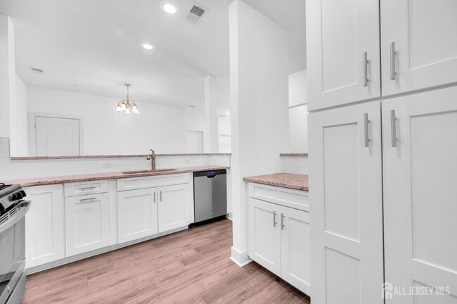 Building Photo - 617 Marion Ln