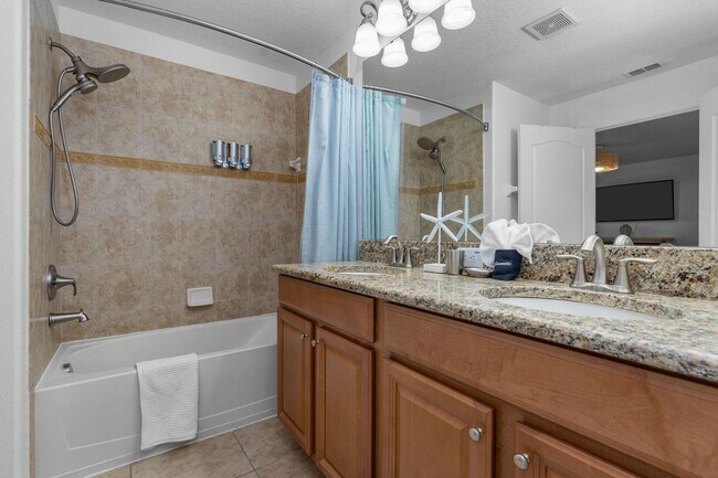 Building Photo - Stunning 4BR Resort Home in Four Corners, ...