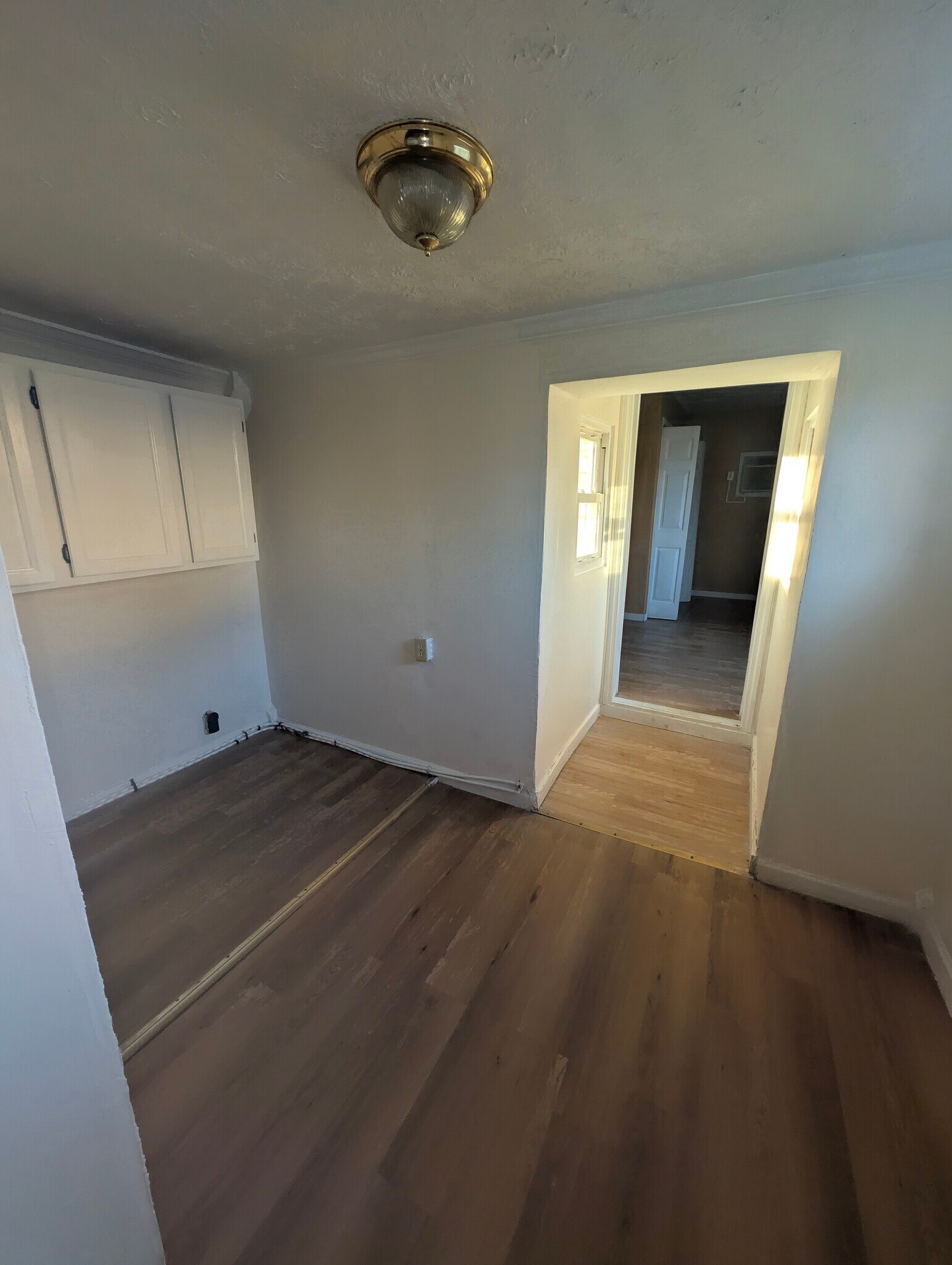 Laundry area - 801 Cox St