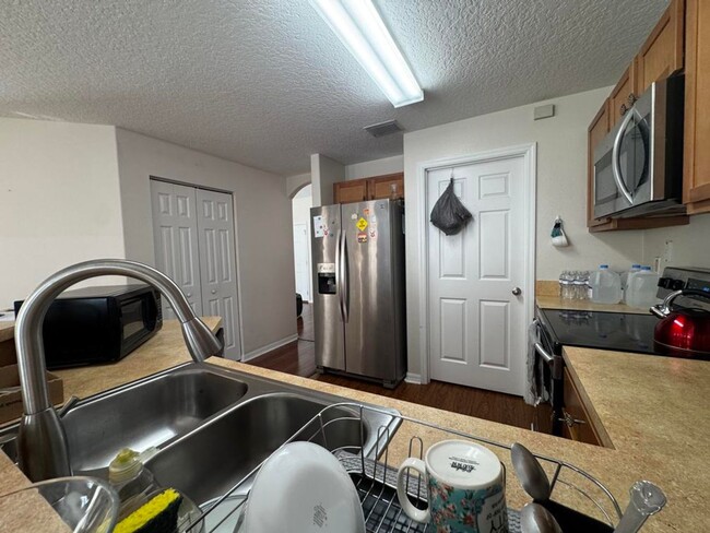 Building Photo - 3/2 in Daytona Beach