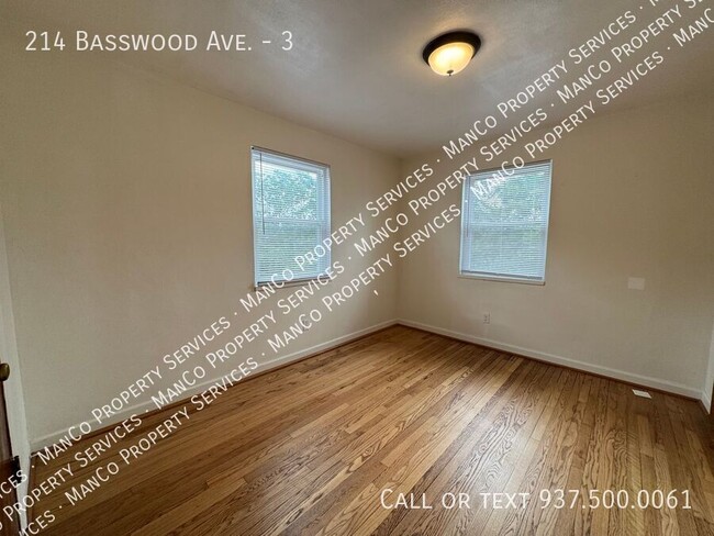 Building Photo - 214 Basswood Ave