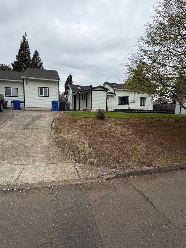 Building Photo - 3831 Duplex Ct SE