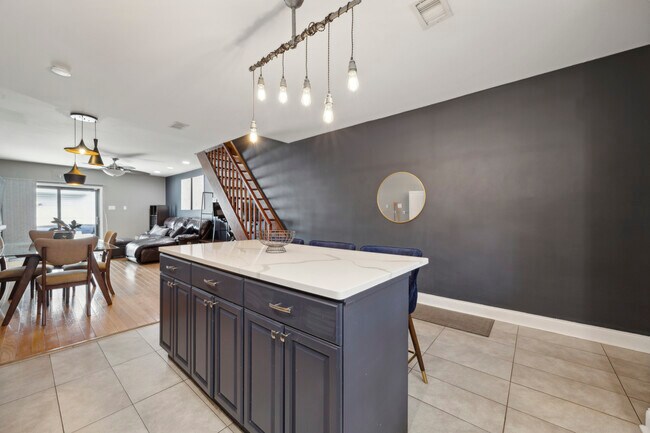 Building Photo - 813 N 15th St