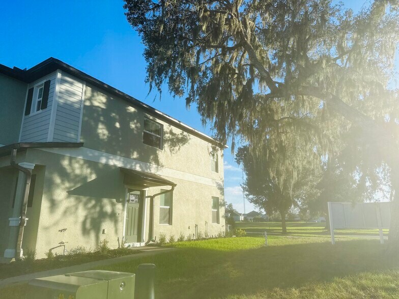 Building Photo - 13753 Big Hawk Way
