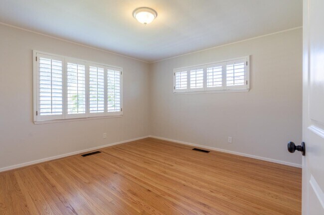 Building Photo - 757 Pico Ave
