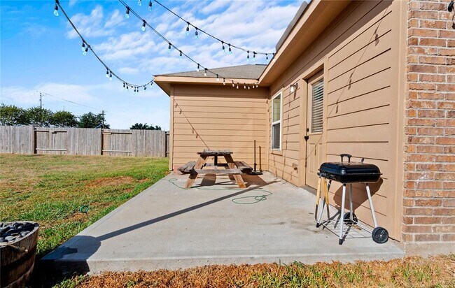 Building Photo - 7529 Topaz Way