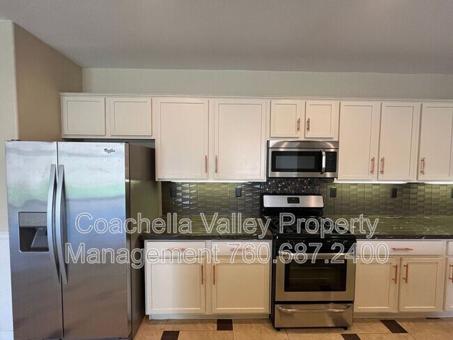 Building Photo - 49126 Pluma Roja Pl