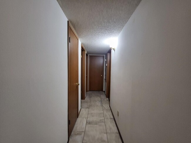 Building Photo - 25 Windsong Ln