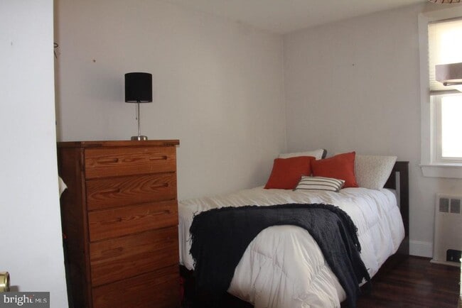 Building Photo - 308 Warwick Rd