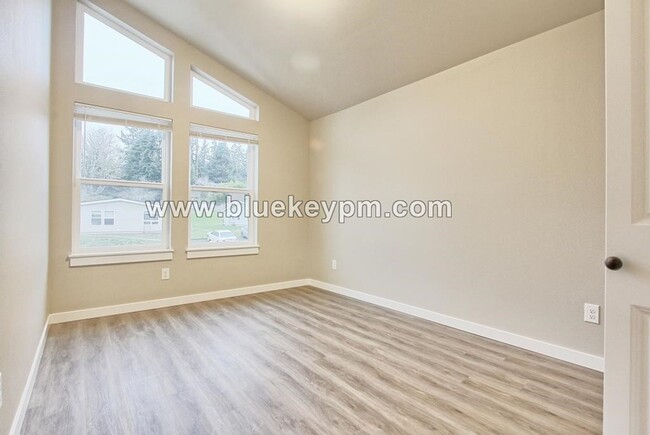 Building Photo - BRAND NEW! Unit 209-C: 3 Bed, 2.5 Bath Tow...