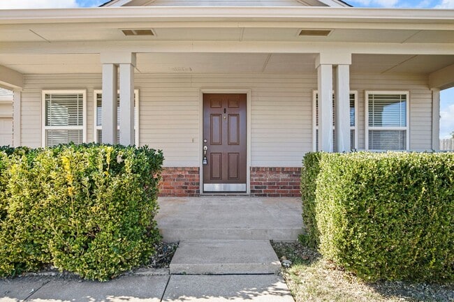 Building Photo - Beautiful 2 Bedroom - 2 Bathroom in Deer C...