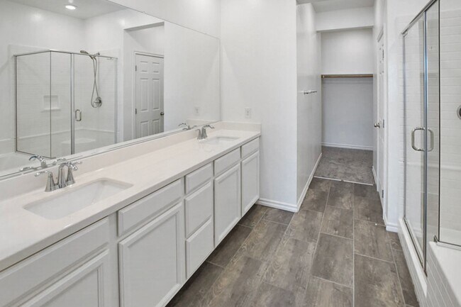 Building Photo - 3 Bed Townhome At Las Vegas Blv and St. Rose Pkwy