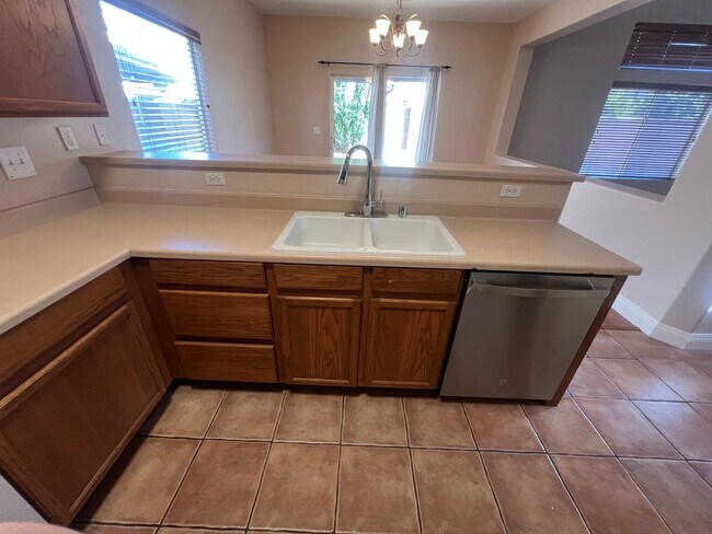Building Photo - 3 Bed, 2.5 Bath home with Solar Panels!