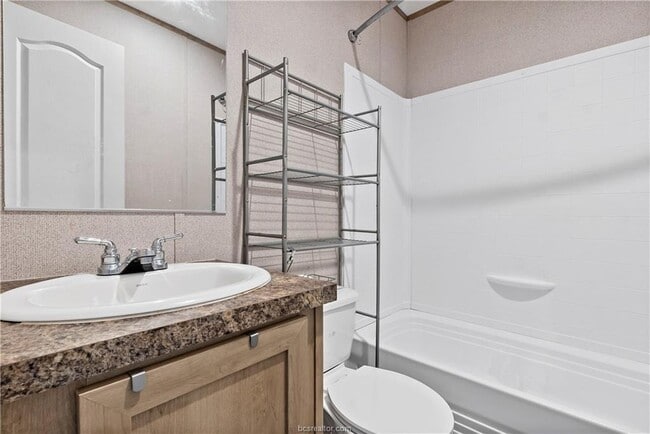 Building Photo - 3933 Graham Rd N