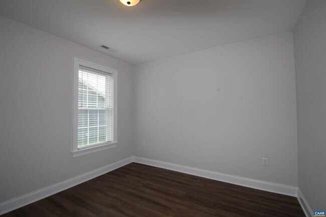 Building Photo - 173 Langley Dr