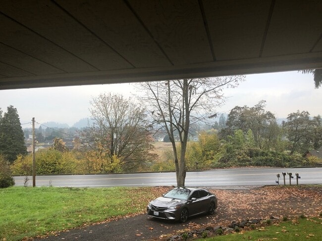 Building Photo - BEAUTIFUL TWO BEDROOM CHARMER LOCATED IN LONGVIEW