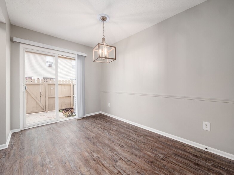 Building Photo - 7754 Deercrest Ct