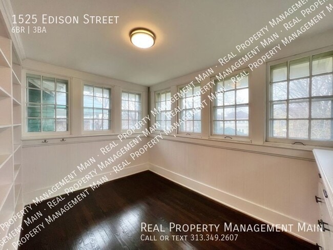 Building Photo - 1525 Edison St
