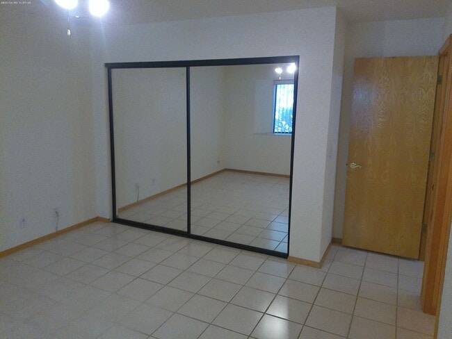 Building Photo - 1771 Miramar Dr
