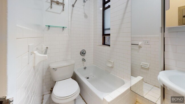 Building Photo - 78 W 11th St