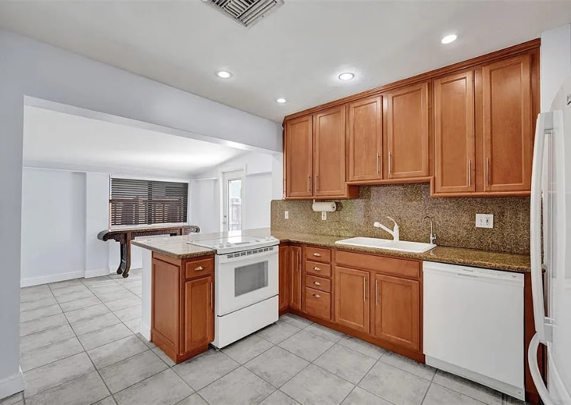 Building Photo - 1632 NE 17th Ave