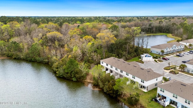 Building Photo - 8415 Zenith Cir