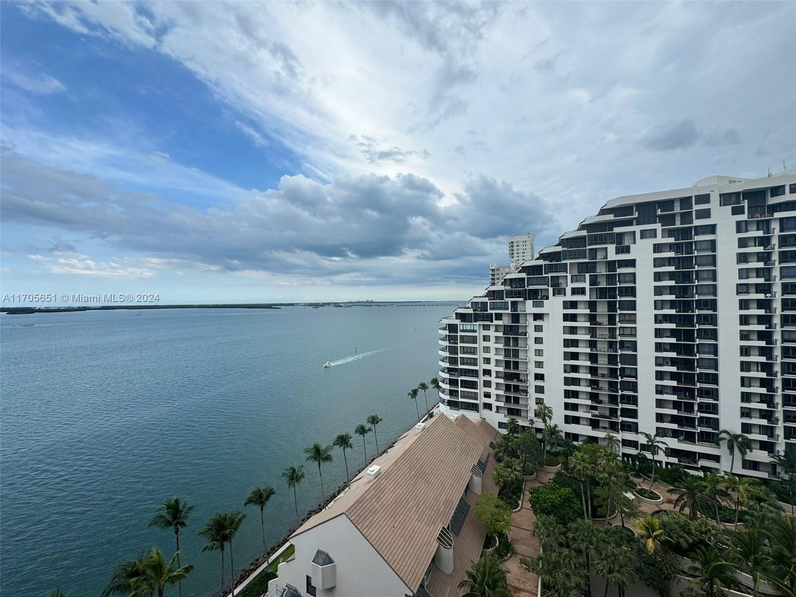 Building Photo - 540 Brickell Key Dr