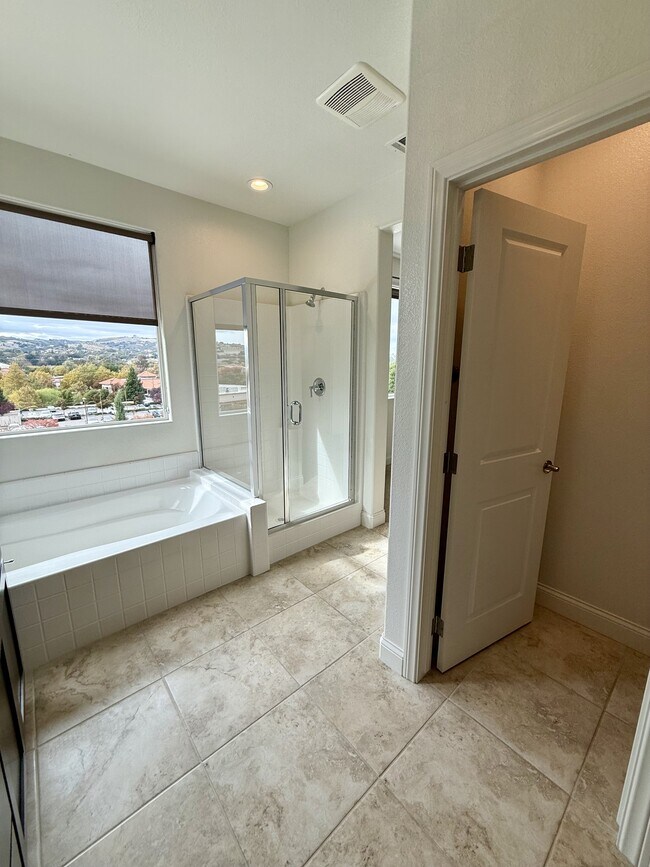 Building Photo - 311 Oak Hill Rd